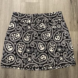 Loudmouth Ladies Golf Shiver Me Timbers Active Skort Size 4 Small Skull Design